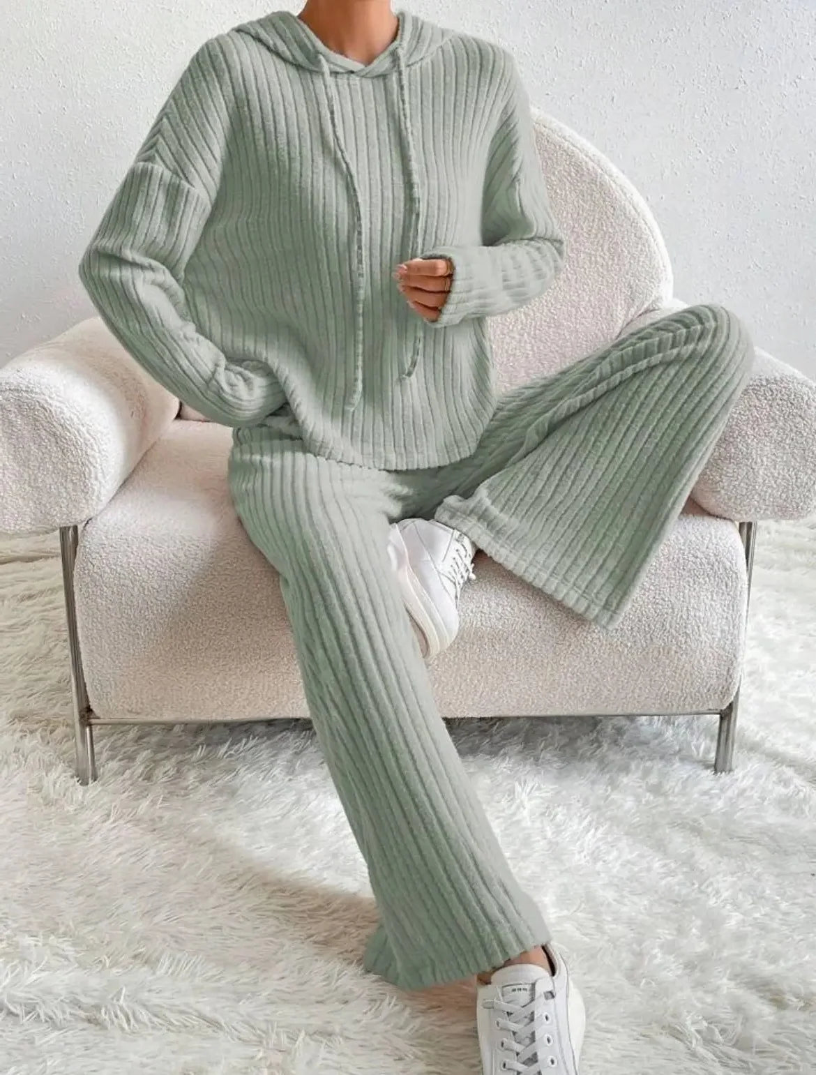 conjunto feminino, conjunto feminino calça e blusa, conjunto feminino inverno, conjunto agasalho feminino, conjunto de frio feminino, conjunto inverno feminino, conjunto de malha feminina, conjunto malha feminina, conjunto frio feminino, conjunto de inverno feminino, conjunto de moletom feminino